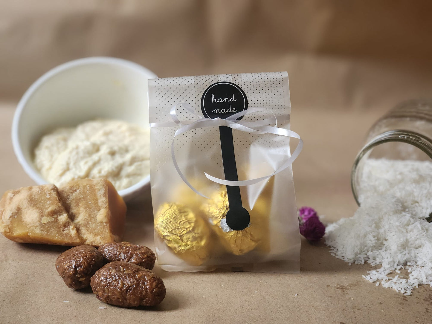 Pustakaari-Traveller's Candy